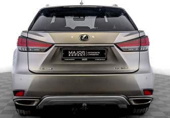 Подержанный автомобиль Lexus RX 2019 года (6 фото)