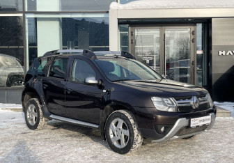 Подержанный автомобиль Renault Duster 2015 года (3 фото)