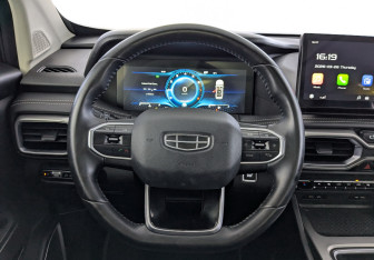 Подержанный автомобиль Geely Okavango 2023 года (22 фото)