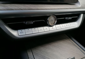 Подержанный автомобиль Tank 500 2023 года (17 фото)