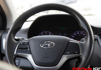 Подержанный автомобиль Hyundai Solaris Sedan 2019 года (12 фото)