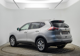 Подержанный автомобиль Nissan X-Trail 2017 года (7 фото)