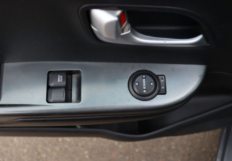 Подержанный автомобиль Kia Rio Sedan 2012 года (11 фото)