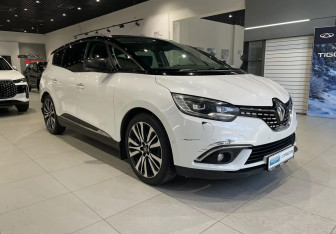 Подержанный автомобиль Renault Scenic 2018 года (3 фото)