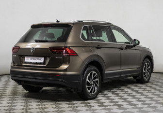 Подержанный автомобиль Volkswagen Tiguan 2018 года (5 фото)