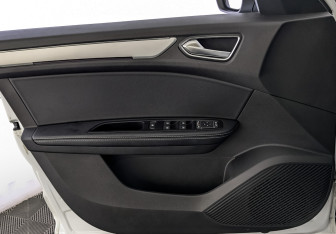 Подержанный автомобиль Renault Arkana 2021 года (19 фото)