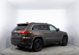 Подержанный автомобиль Jeep Grand Cherokee 2018 года (5 фото)