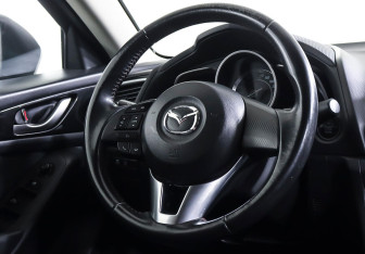 Подержанный автомобиль Mazda 3 Sedan 2014 года (12 фото)