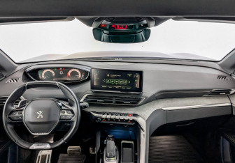 Подержанный автомобиль Peugeot 3008 2021 года (14 фото)
