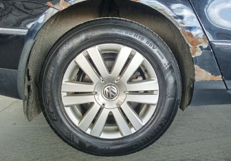 Подержанный автомобиль Volkswagen Passat Sedan 2008 года (17 фото)
