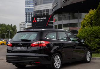Подержанный автомобиль Ford Focus Wagon 2012 года (4 фото)