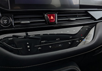 Подержанный автомобиль Москвич 3е 2023 года (26 фото)