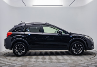 Подержанный автомобиль Subaru XV 2013 года (6 фото)