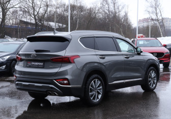 Подержанный автомобиль Hyundai Santa Fe 2019 года (5 фото)