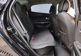 Подержанный автомобиль Kia Rio Sedan 2013 года (11 фото)