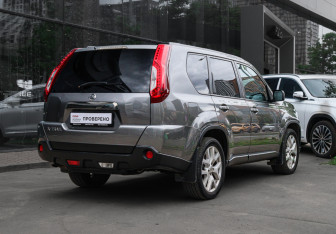 Подержанный автомобиль Nissan X-Trail 2011 года (4 фото)