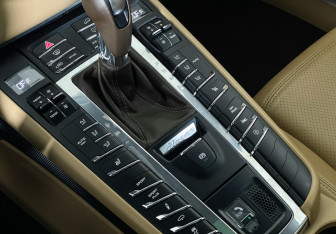 Подержанный автомобиль Porsche Macan 2017 года (19 фото)