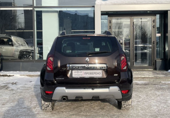 Подержанный автомобиль Renault Duster 2015 года (6 фото)