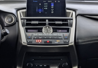 Подержанный автомобиль Lexus NX 2015 года (17 фото)