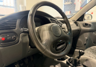 Подержанный автомобиль Chevrolet Lanos 2008 года (13 фото)
