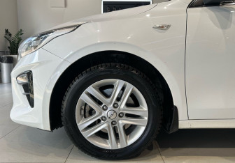 Подержанный автомобиль Kia Ceed Hatchback 2018 года (19 фото)