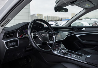 Подержанный автомобиль Audi A6 Sedan 2020 года (12 фото)