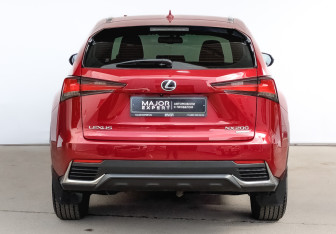 Подержанный автомобиль Lexus NX 2021 года (6 фото)