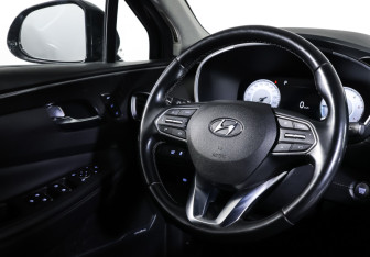 Подержанный автомобиль Hyundai Santa Fe 2021 года (13 фото)