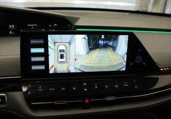 Подержанный автомобиль Changan UNI-K 2023 года (19 фото)