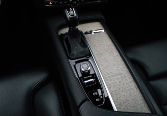 Подержанный автомобиль Volvo S90 2020 года (16 фото)