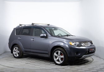 Подержанный автомобиль Mitsubishi Outlander 2008 года (3 фото)