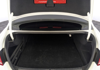 Подержанный автомобиль Volkswagen Passat Sedan 2018 года (10 фото)