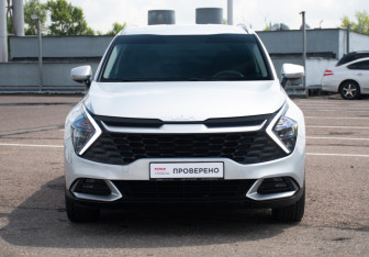 Подержанный автомобиль Kia Sportage 2022 года (2 фото)