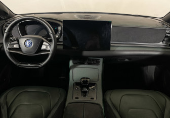 Подержанный автомобиль BYD Han 2022 года (12 фото)