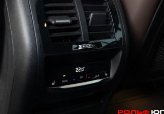 Подержанный автомобиль BMW X4 2021 года (19 фото)