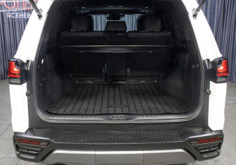 Подержанный автомобиль Lexus LX 2022 года (10 фото)