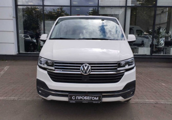 Подержанный автомобиль Volkswagen Multivan 2020 года (2 фото)