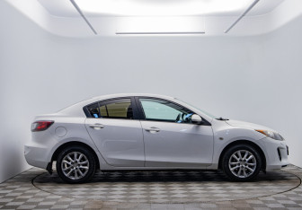Подержанный автомобиль Mazda 3 Sedan 2012 года (4 фото)
