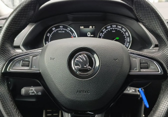 Подержанный автомобиль Skoda Superb Liftback 2018 года (14 фото)