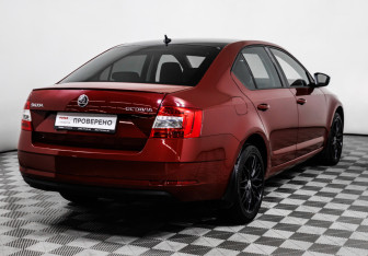 Подержанный автомобиль Skoda Octavia Liftback 2017 года (5 фото)