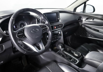 Подержанный автомобиль Hyundai Santa Fe 2018 года (8 фото)
