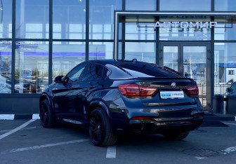 Подержанный автомобиль BMW X6 2014 года (7 фото)