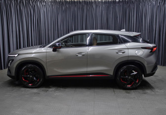 Подержанный автомобиль Omoda C5 2022 года (8 фото)