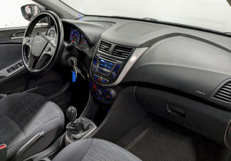 Подержанный автомобиль Hyundai Solaris Sedan 2016 года (19 фото)