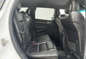 Подержанный автомобиль Jeep Grand Cherokee 2013 года (11 фото)
