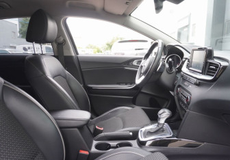 Подержанный автомобиль Kia Ceed Hatchback 2018 года (12 фото)