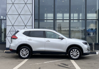 Подержанный автомобиль Nissan X-Trail 2019 года (4 фото)