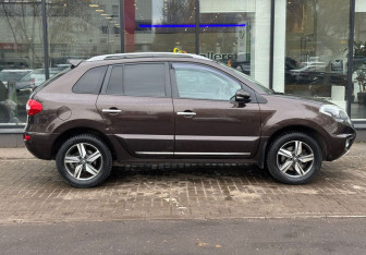 Подержанный автомобиль Renault Koleos 2014 года (4 фото)