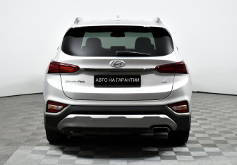 Подержанный автомобиль Hyundai Santa Fe 2020 года (6 фото)