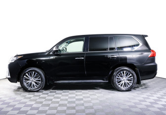 Подержанный автомобиль Lexus LX 2019 года (8 фото)